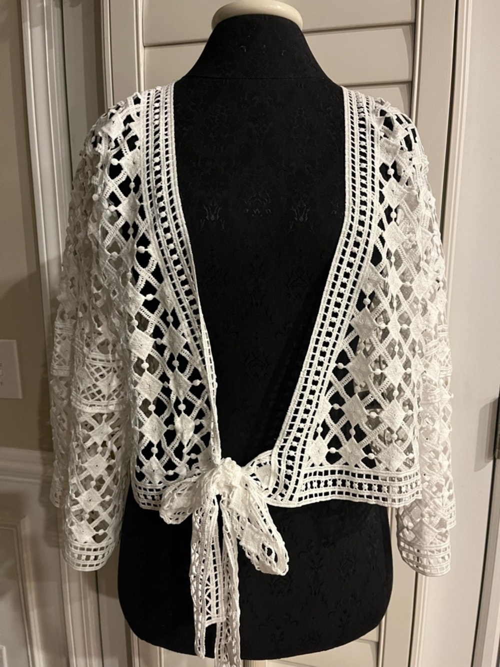 NWT HOUSE OF HARLOW 1960 WOMEN'S CROCHET TIE FRONT COVER UP- ONE SIZE